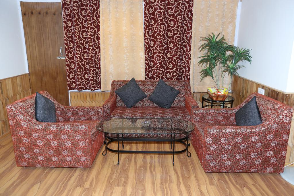 Hotel Natraj Manali Dharamshala Room photo