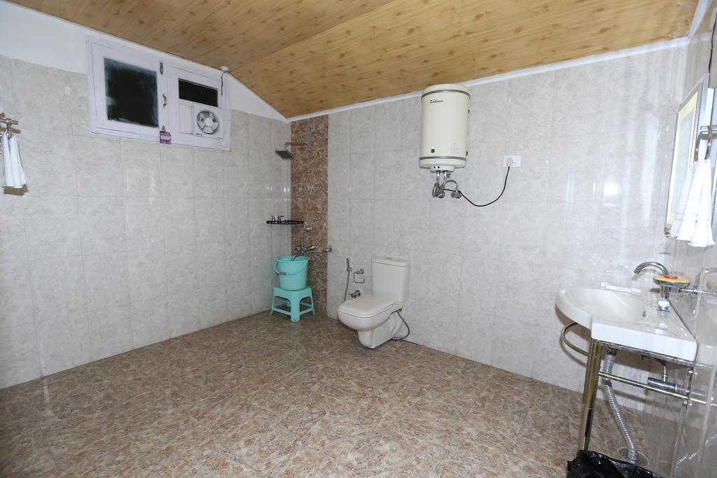 Hotel Natraj Manali Dharamshala Room photo