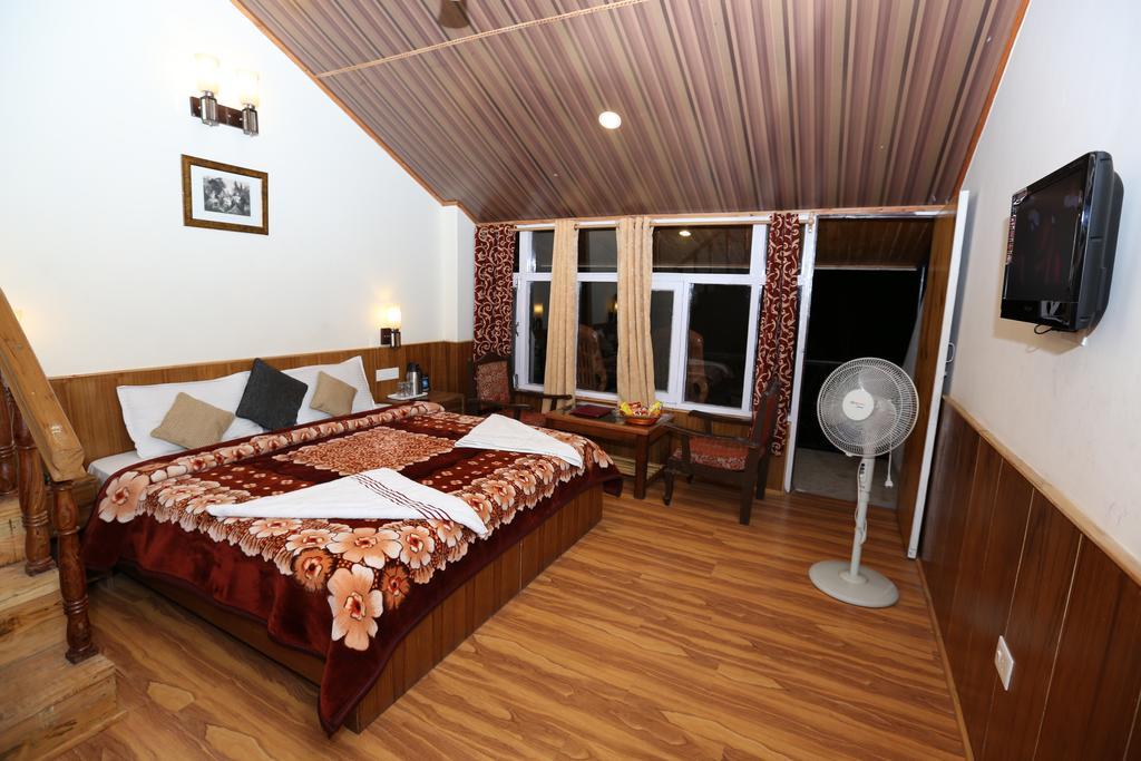 Hotel Natraj Manali Dharamshala Room photo