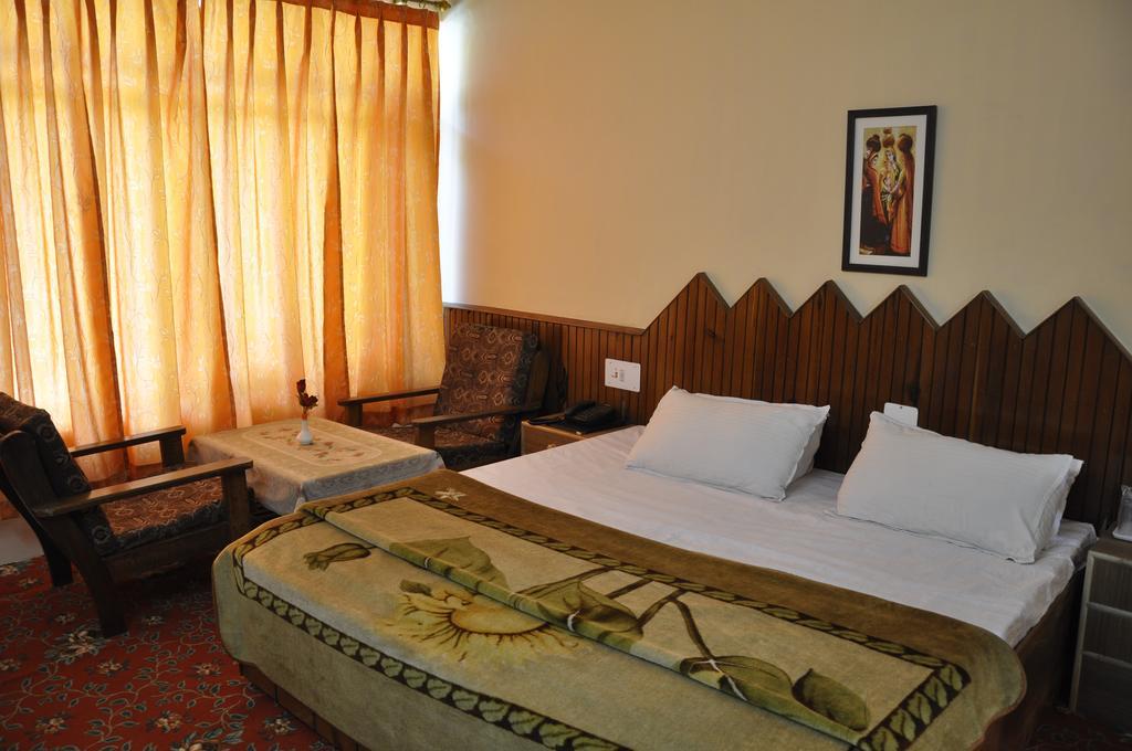 Hotel Natraj Manali Dharamshala Room photo