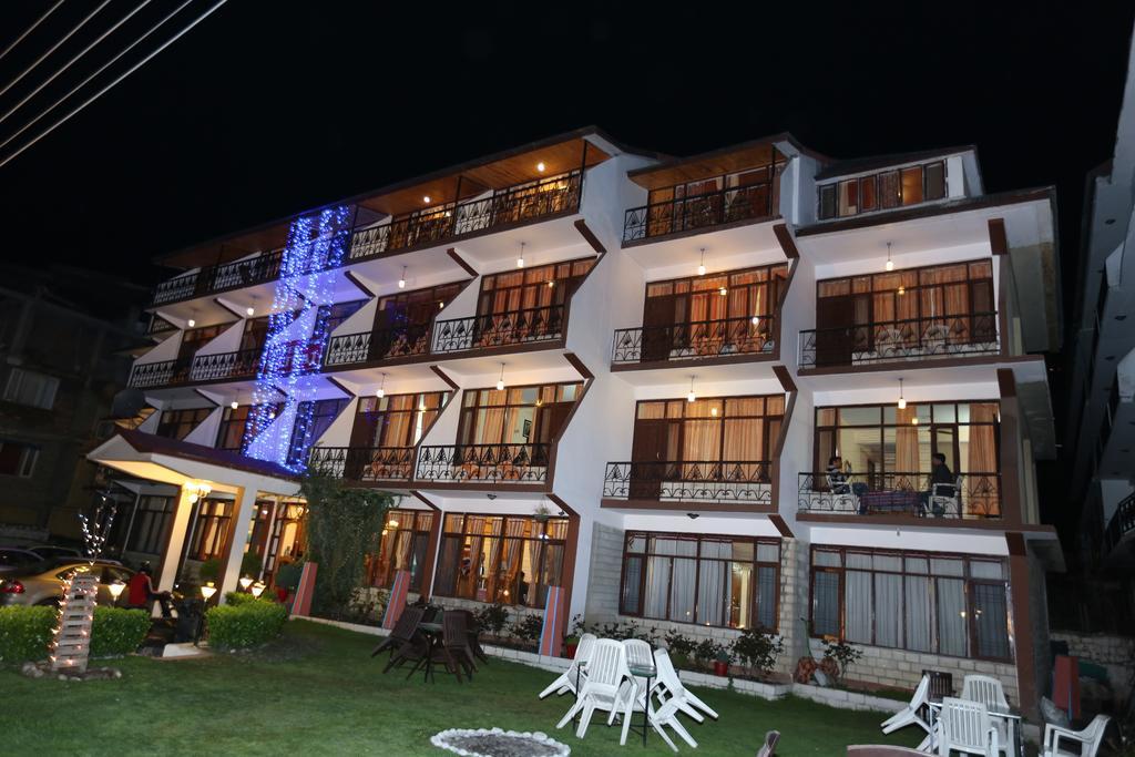 Hotel Natraj Manali Dharamshala Exterior photo